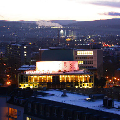 Frühmorgendlicher Blick über das Staatstheater Richtung Nordosten